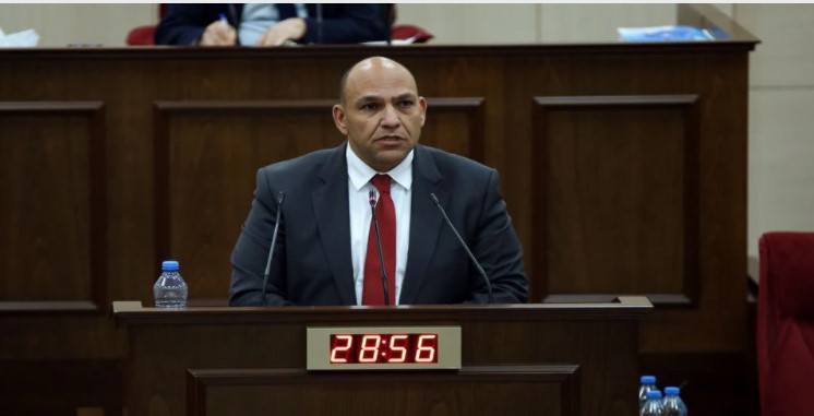 Uçuş kararı sonrası Tolga Atakan’dan hükümete bir dizi soru