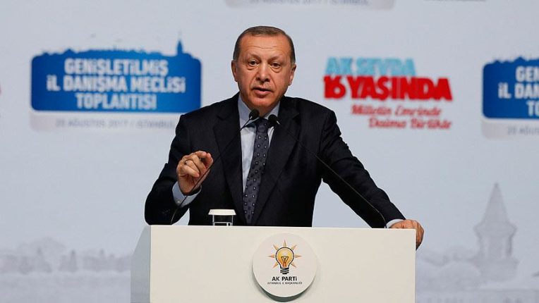 Erdoğan: “İdeal siyasetçi oturduğu koltuğa güç katandır”