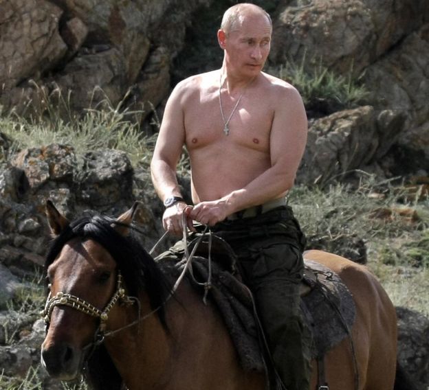 Putin’in üstsüz fotoğrafları trend yarattı