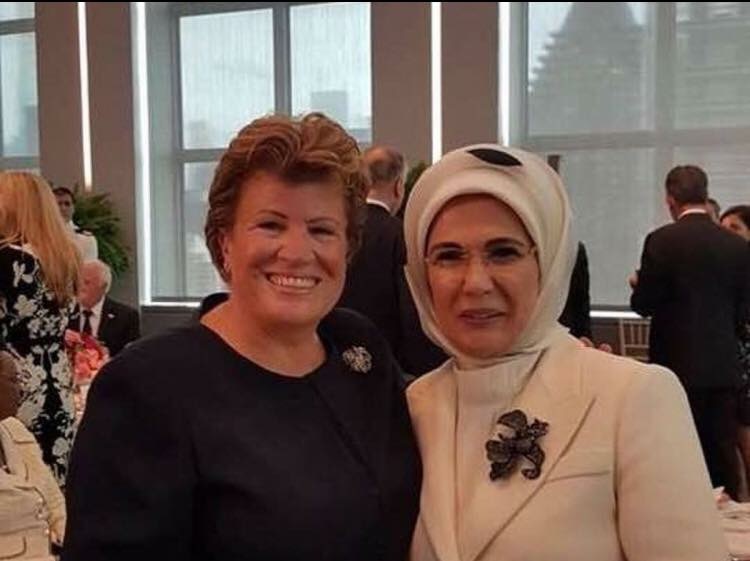 BM’de “first ladyler” buluştu