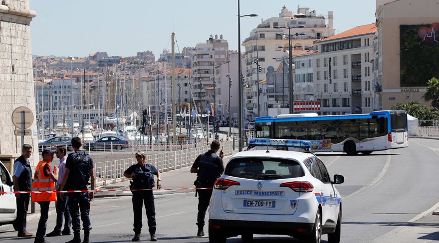 Marsilya’da bıçaklı saldırı