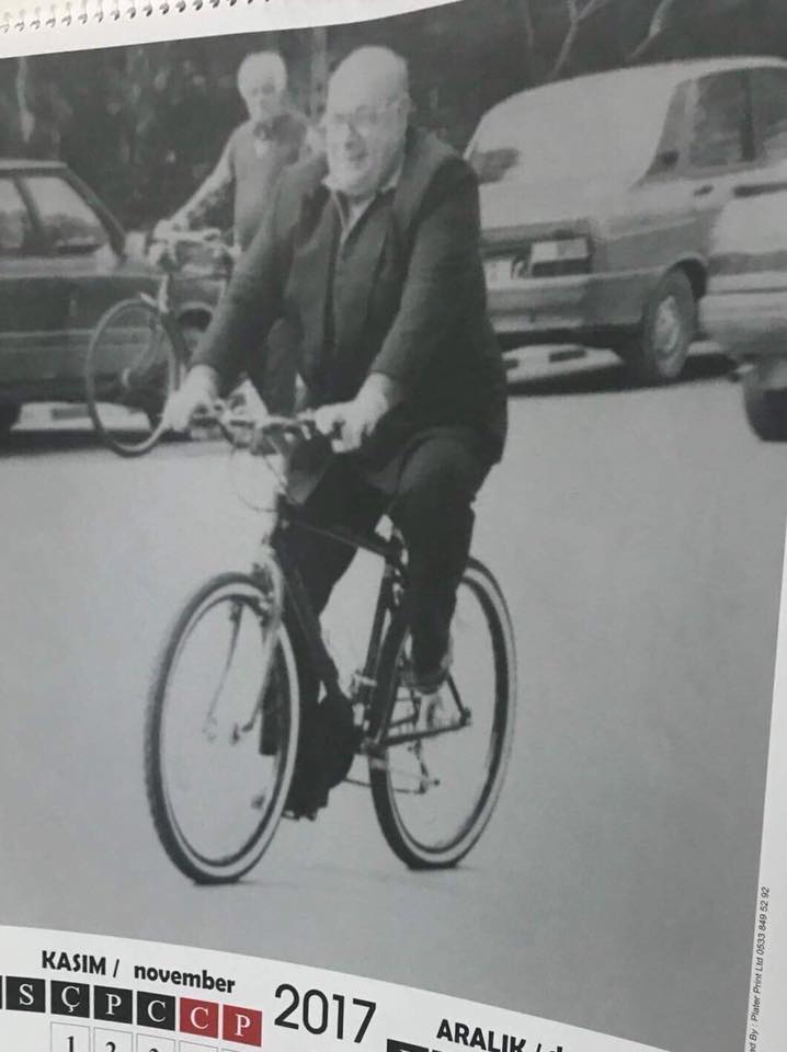 Denktaş, bisikletli kampanyalarını eleştirenlere baba Denktaş'la yanıt verdi