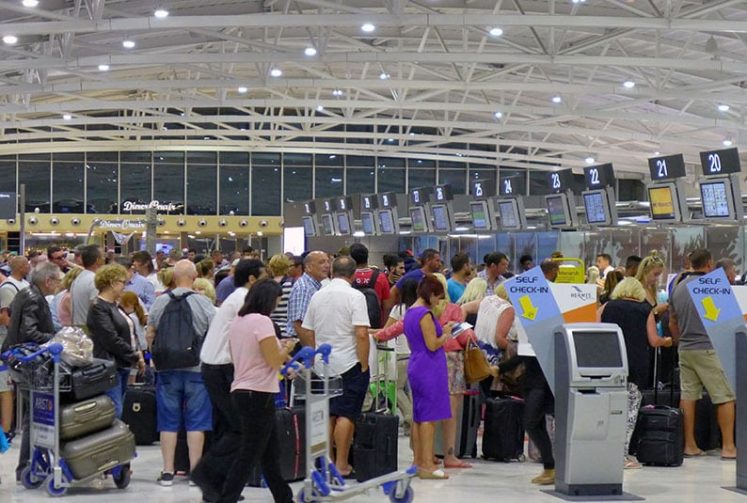 Güney Kıbrıs’a bu yıl 10 milyon yolcu geldi   