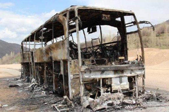 52 kişi otobüste yanarak can verdi