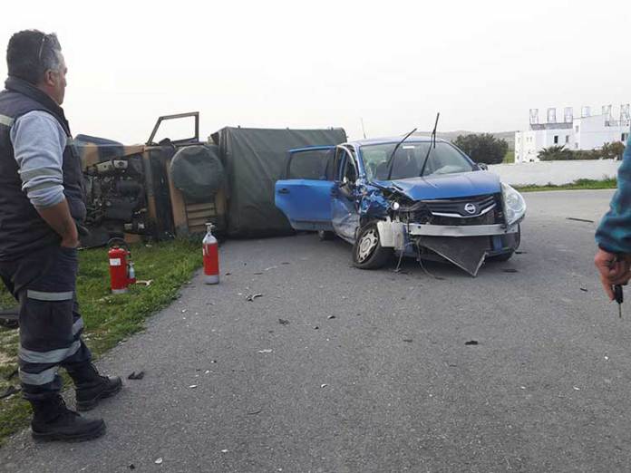Alayköy-Türkeli yolunda askeri araçla kiralık çarpıştı, 10 yaralı var