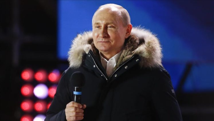 Putin dördüncü kez devlet başkanı seçildi