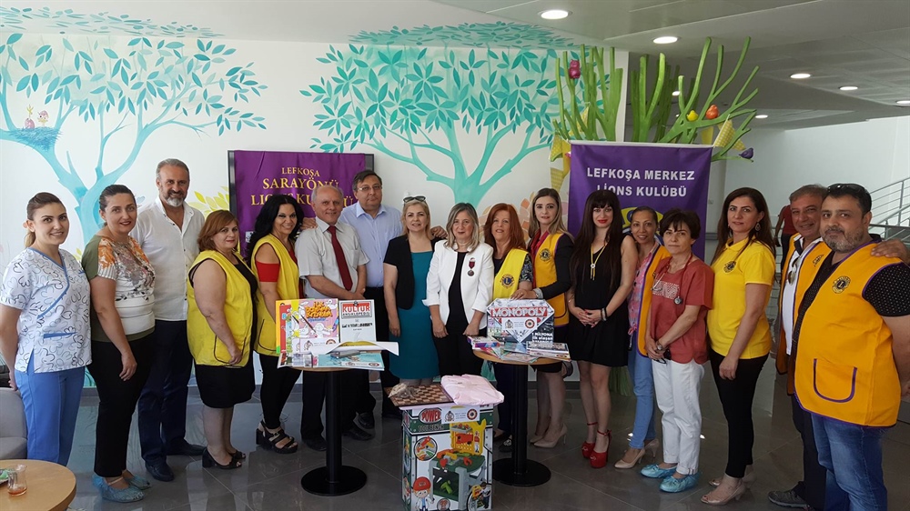 Lefkoşa Sarayönü ve Merkez Lions Kulüpleri'nden Onkoloji Servisi'ne anlamlı bağış