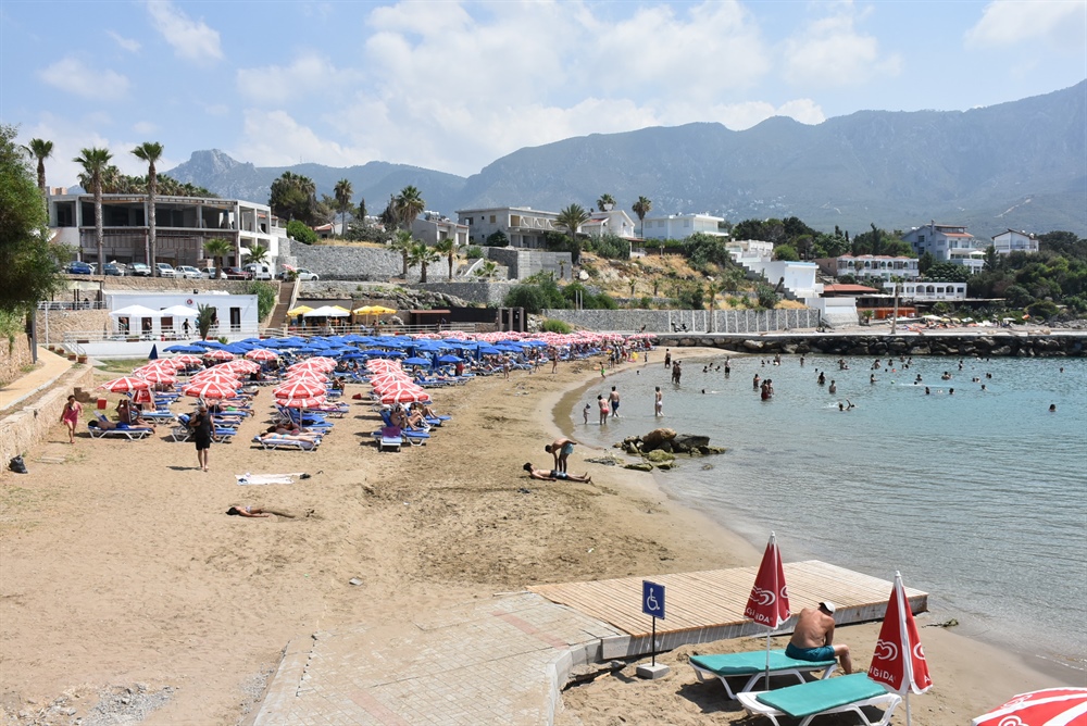Girne’deki plaj ve sahiller yaz sezonuna hazır