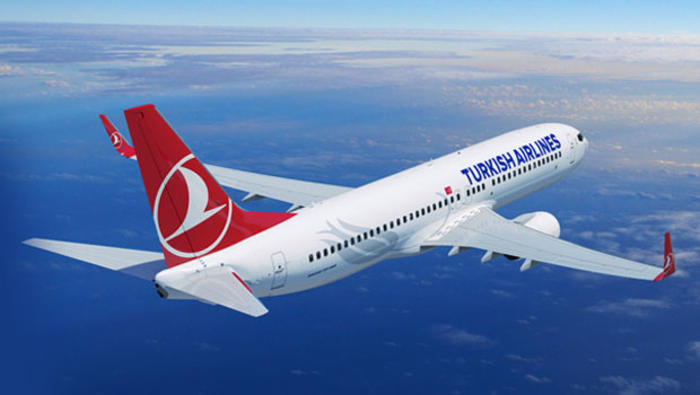 İstanbul-Zürih uçağında şok... Yanındaki yolcuya zorla yoğurt yedirdi