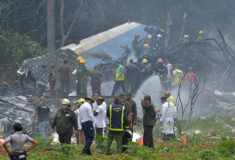 Küba'da uçak kazası: 100'den fazla ölü var