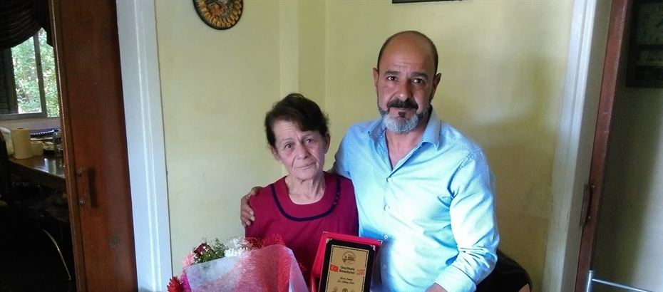 Geçitkale Belediyesi, Gökay Ziba’ya “yılın annesi” ödülüne layık gördü