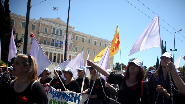 Yunanistan’da 1 Mayıs kutlamaları olaylı geçti |