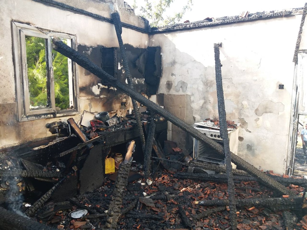 Evde yangın çıktı… Ev ve eşyalar yandı