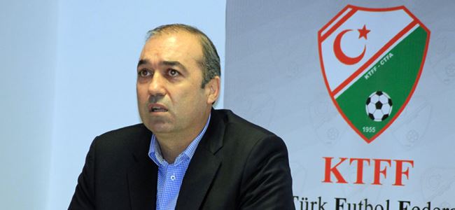 Hasan Sertoğlu, KKTC Futbol Milli Takımı'nı kutladı