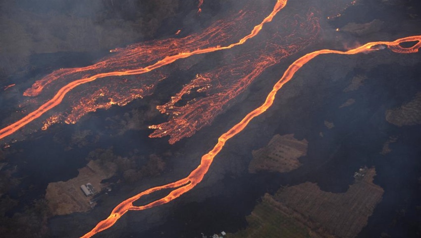 Hawaii'de lavlar 87 evi yok etti