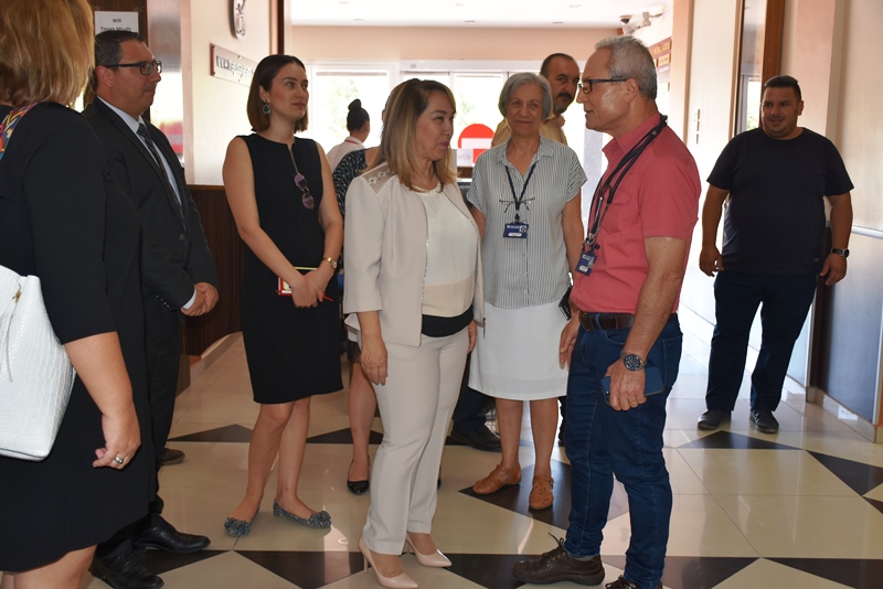 Besim, Gazimağusa'daki özel hastaneleri ziyaret etti