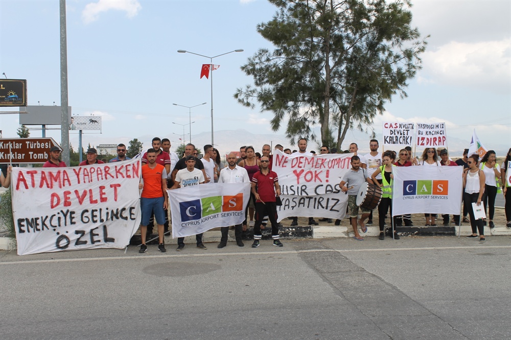 CAS çalışanları Ercan Havaalanı’nda süresiz eylem başlattı