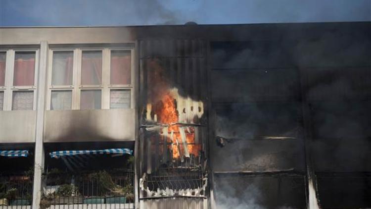 Fransa'da 18 katlı binada yangın: 4 ölü, 9 yaralı