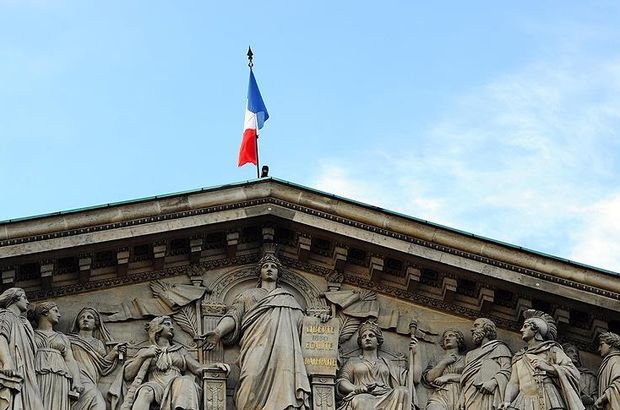 Fransa’da bir genci öldüren polis hakkında soruşturma