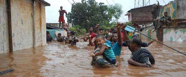 Hindistan’da muson yağmurları 511 can aldı