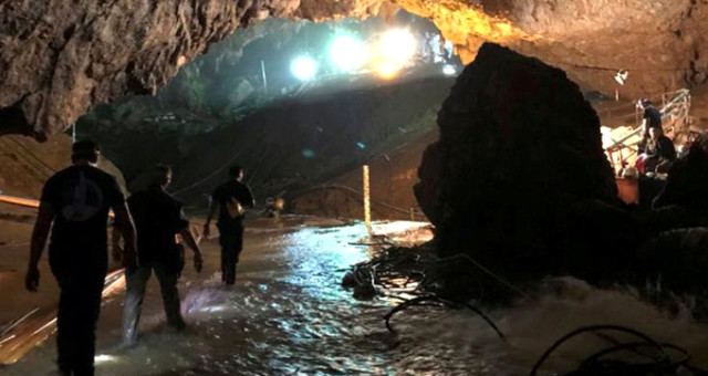 Tayland’da mağaradan kurtarılan çocukların hikayesi film oluyor