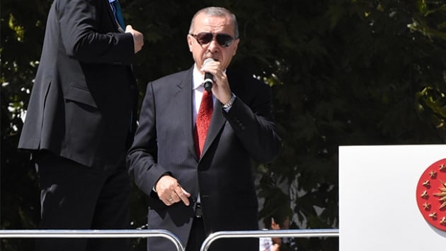 Erdoğan: ABD, NATO ortağını papaza değişiyor