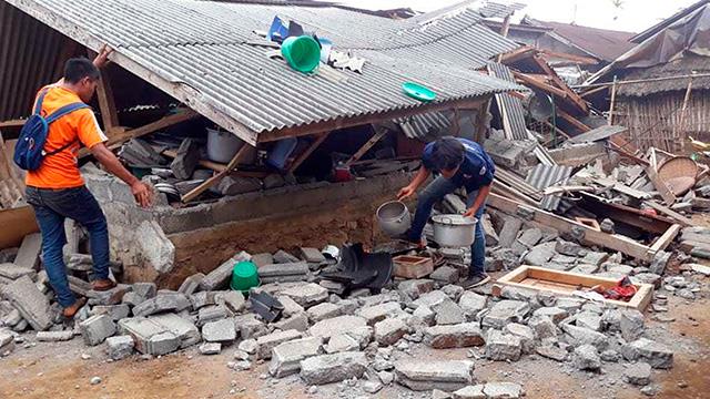 Endonezya'da 7 büyüklüğünde deprem: Ölü sayısı 91