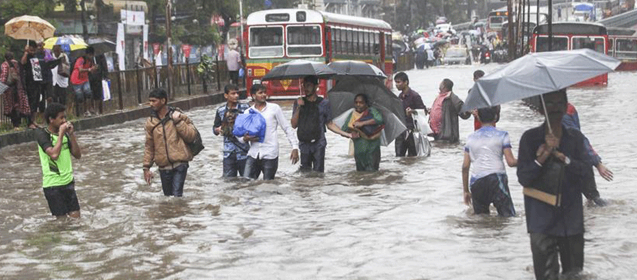 Hindistan’da şiddetli yağış: 106 kişi öldü