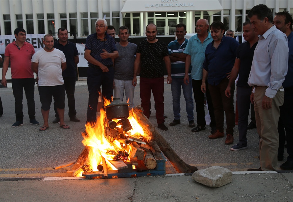 Başbakanlık önünde “Mutfak Ateşi” yaktılar
