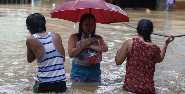 Filipinler'i vuran tayfun Çin'e ilerliyor