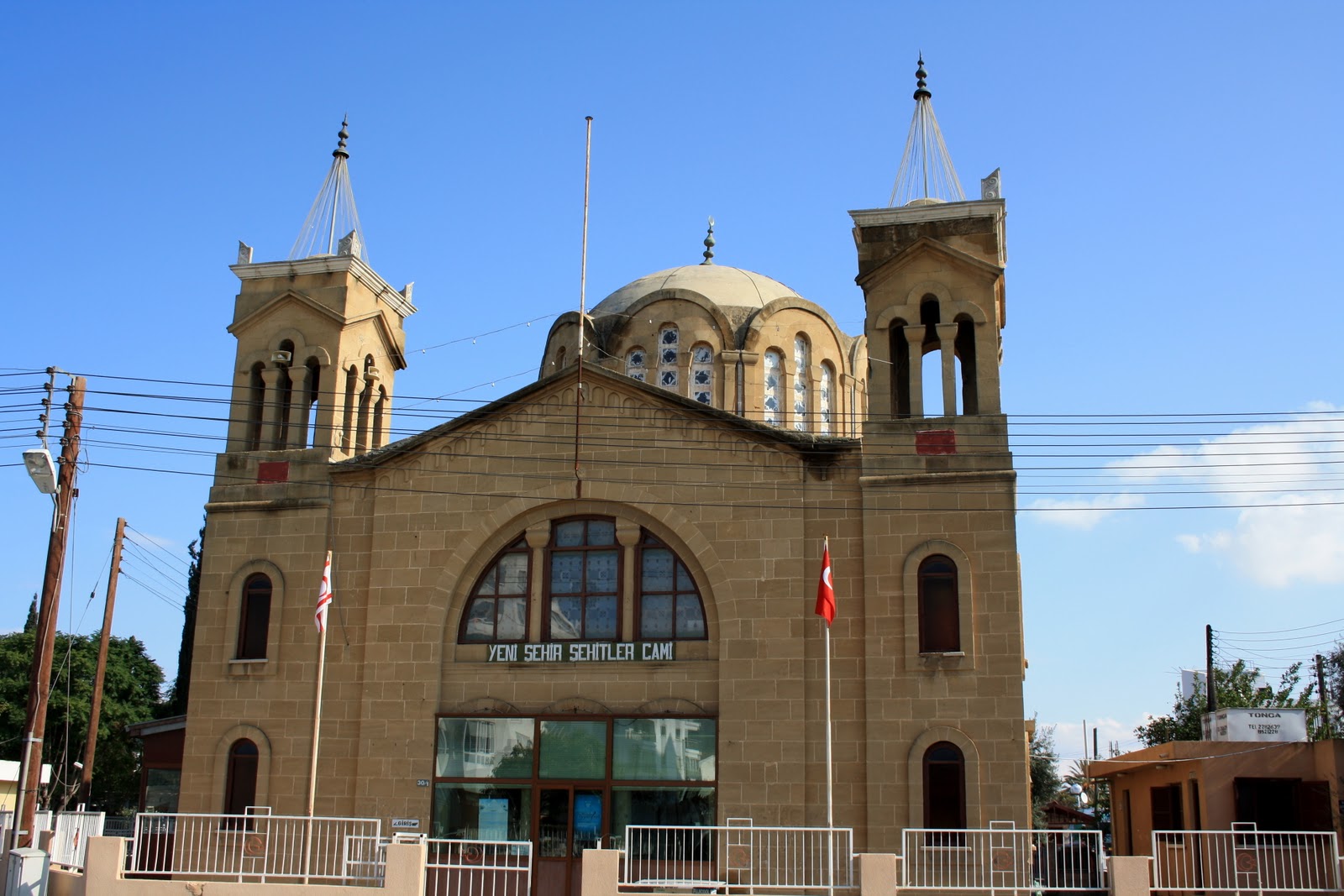 Yenişehir Camii avlusunda cep telefonu hırsızlığı