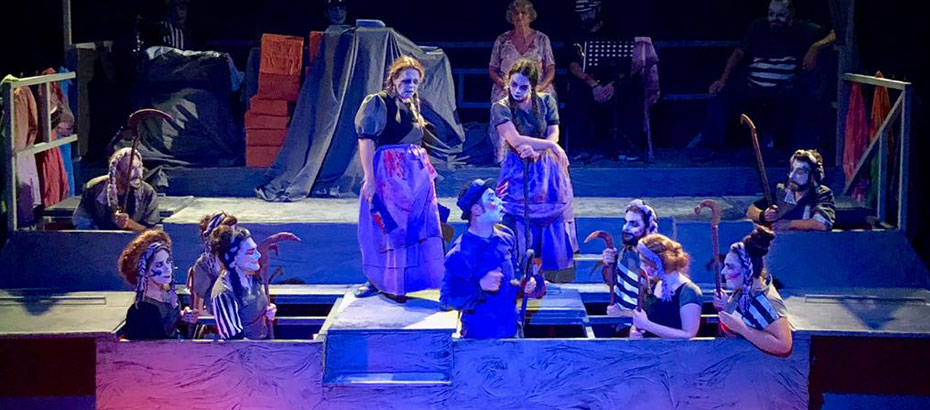16. Kıbrıs Tiyatro Festivali “Hayalet Kumpanya” oyunu ile perdeleri açtı