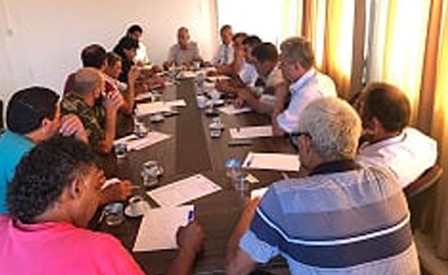 Lefke Belediye Başkanı Kaya köy muhtarları ile istişare toplantısı yaptı