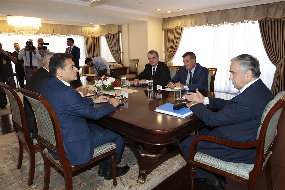 Cumhurbaşkanı Akıncı, UBP ve YDP yetkileri ile görüştü