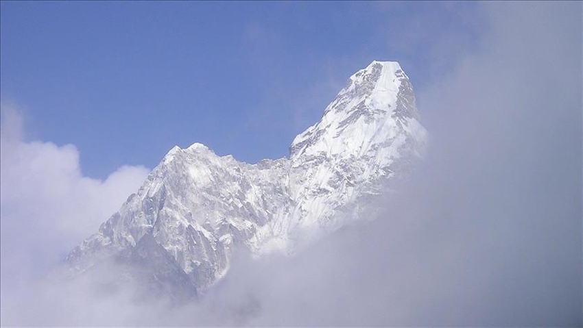 Nepal'de dağcılar fırtınada kayboldu