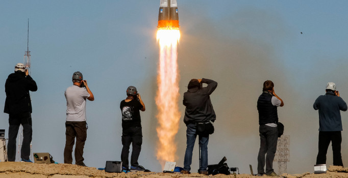 Soyuz roketi acil iniş yaptı