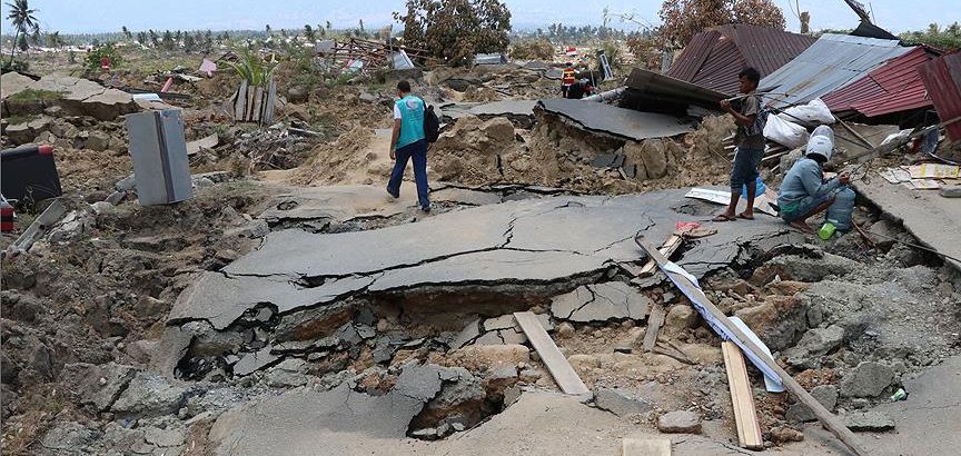 Endonezya’daki depremde ölü sayısı 2 bin 65’e yükseldi