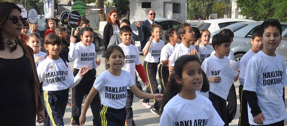 Şht Tuncer İlkokulu öğrencileri Milli Eğitim Bakanlığına yürüdü