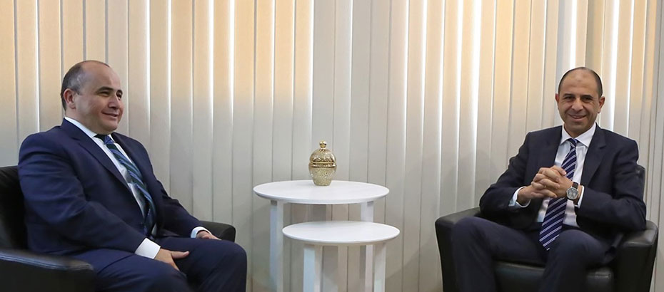 Özersay, Türkiye’nin Lefkoşa Büyükelçisi Başçeri ile görüştü