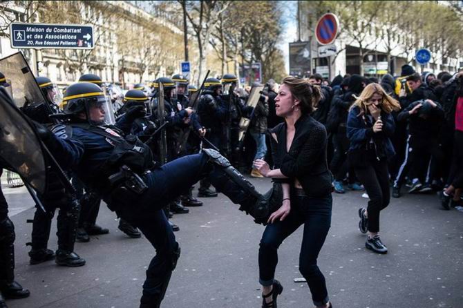 Paris’te eylemcilere sert müdahale