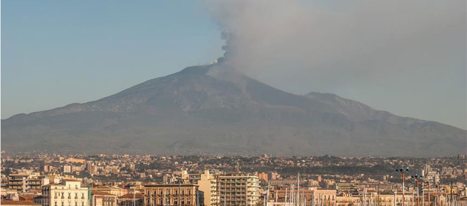 Etna yanardağı çevresinde deprem: 10 yaralı