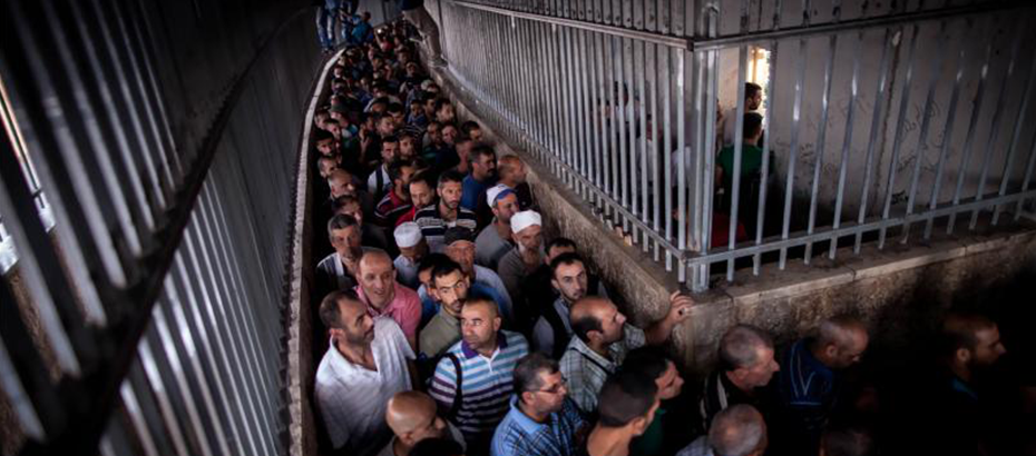 İsrail, 150 Filistinliyi statta alıkoydu