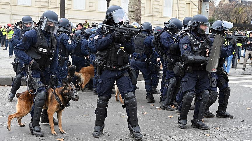 Paris’i 8 bin polis koruyacak