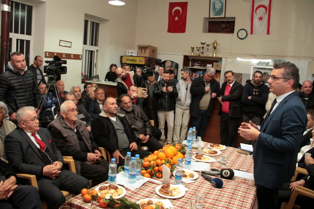 Başbakan Erhürman, Aydınköy'de halkla bir araya geldi