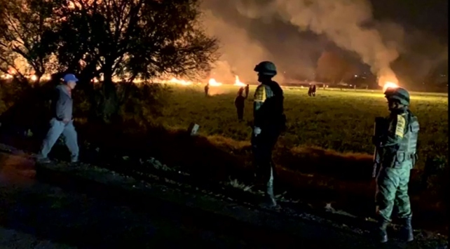 Meksika'da bir akaryakıt tesisinde patlama: 21 ölü