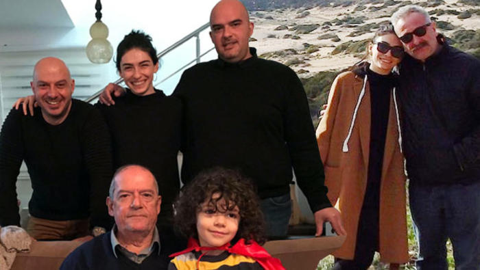 Hazar Ergüçlü, yönetmen sevgilisi Onur Ünlü’yü ailesi ile tanıştırdı