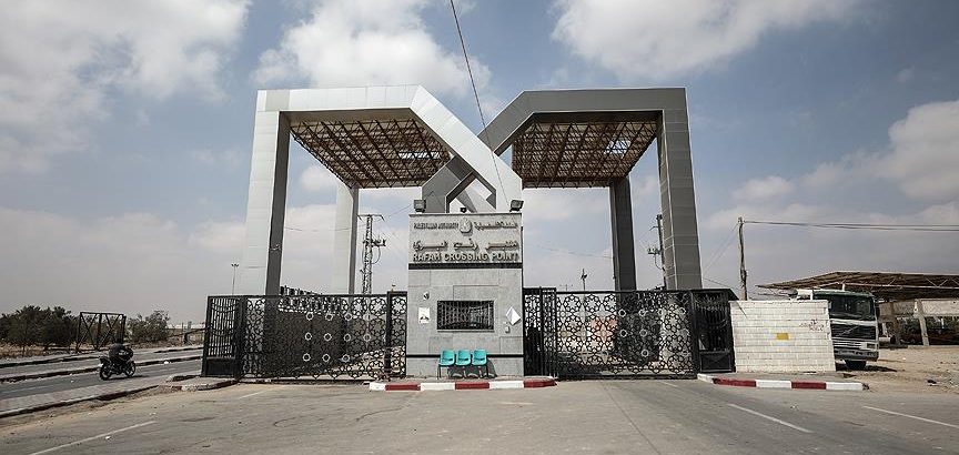Hamas Filistin yönetiminin çekildiği sınır kapılarının idaresini teslim aldı