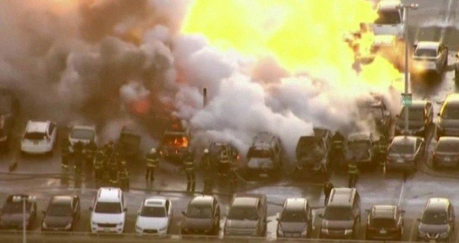 ABD’de havaalanı otoparkında yangın