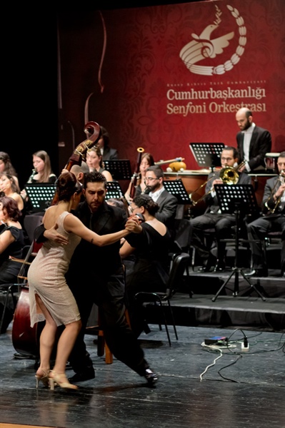Cumhurbaşkanı Mustafa Akıncı, eşi Meral Akıncı’yla birlikte, Sevgililer Günü Konserleri