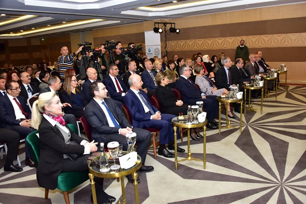 “Türkiye ve KKTC Yatırım ve İş Birliği Konferansı” devam ediyor
